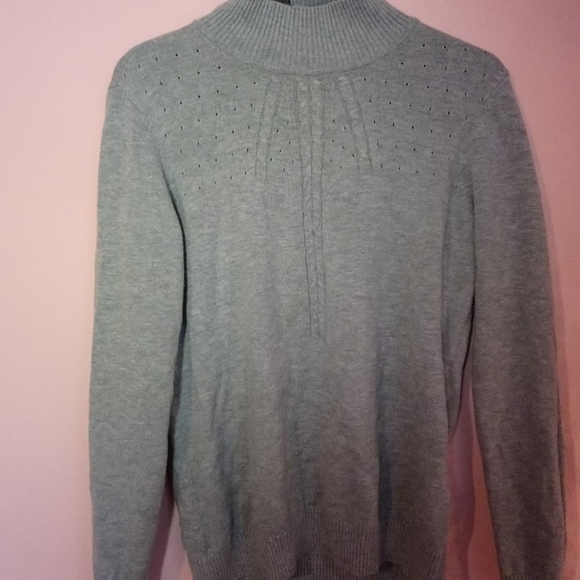 Shirt - Picture 1 of 3